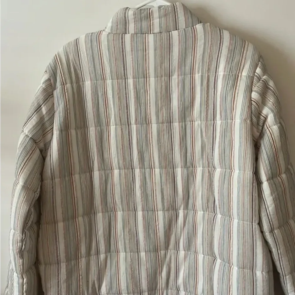 Hem & Thread Puffer Jacket - Picture 2 of 2